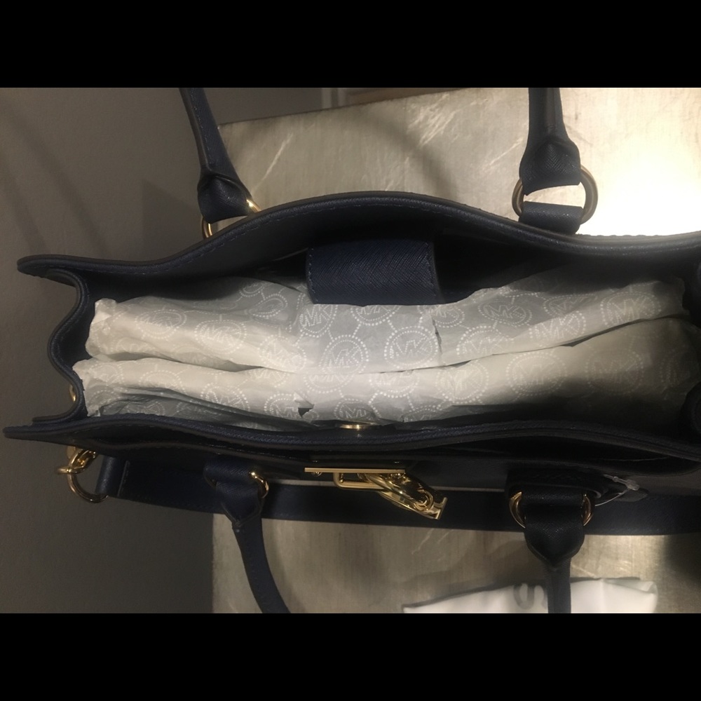 Michael Kors Purse - Picture 5 of 6